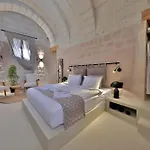 Simurg Cave House *