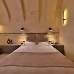 Hotel Simurg Cave House *