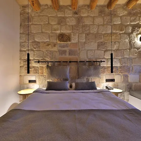 Simurg Cave House