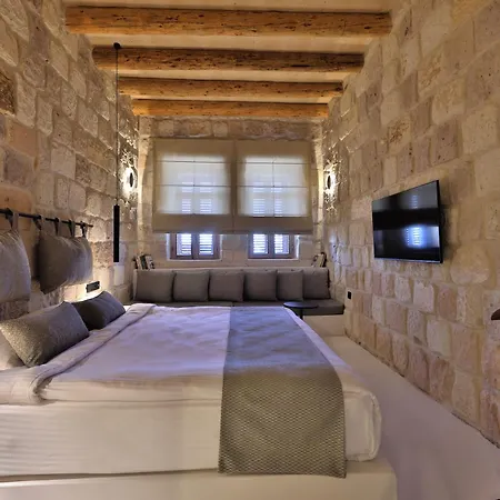 Simurg Cave House